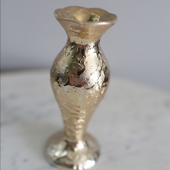 Textured gold candlestick holder - Picture 2 of 7